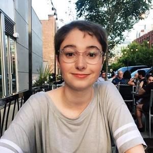 Meet your Posher, Leslie